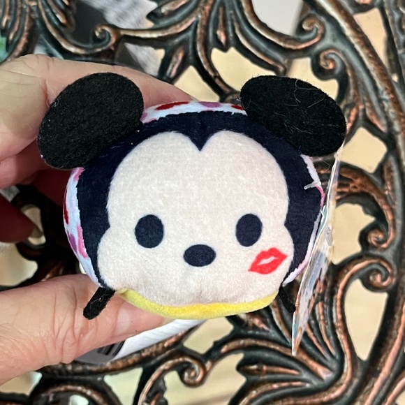 NEW Disney VALENTINE Tsum Tsum MICKEY MOUSE - Picture 2 of 8